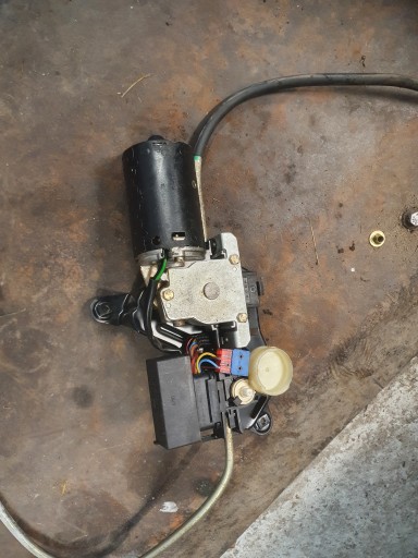 Мотор люка Mercedes W124 0390251693 WWA