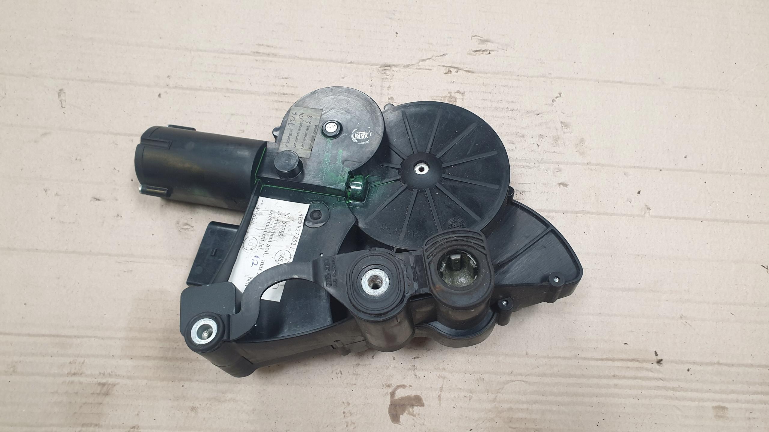 Двигатель привод заслонки задний Audi A8 D3 4E0827852E