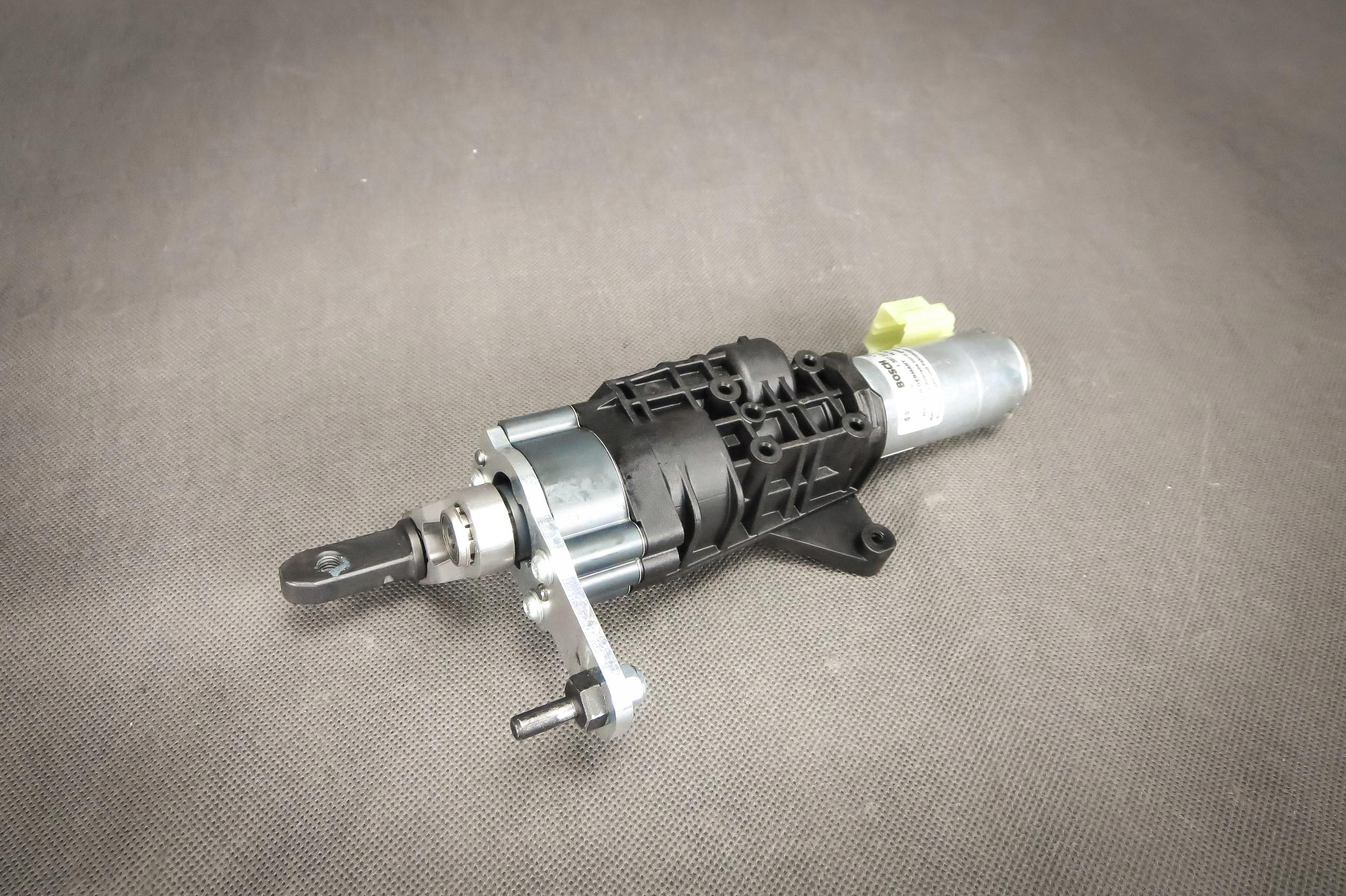 Двигатель задней двери правый Audi Q7 SQ7 4M 4M0827852