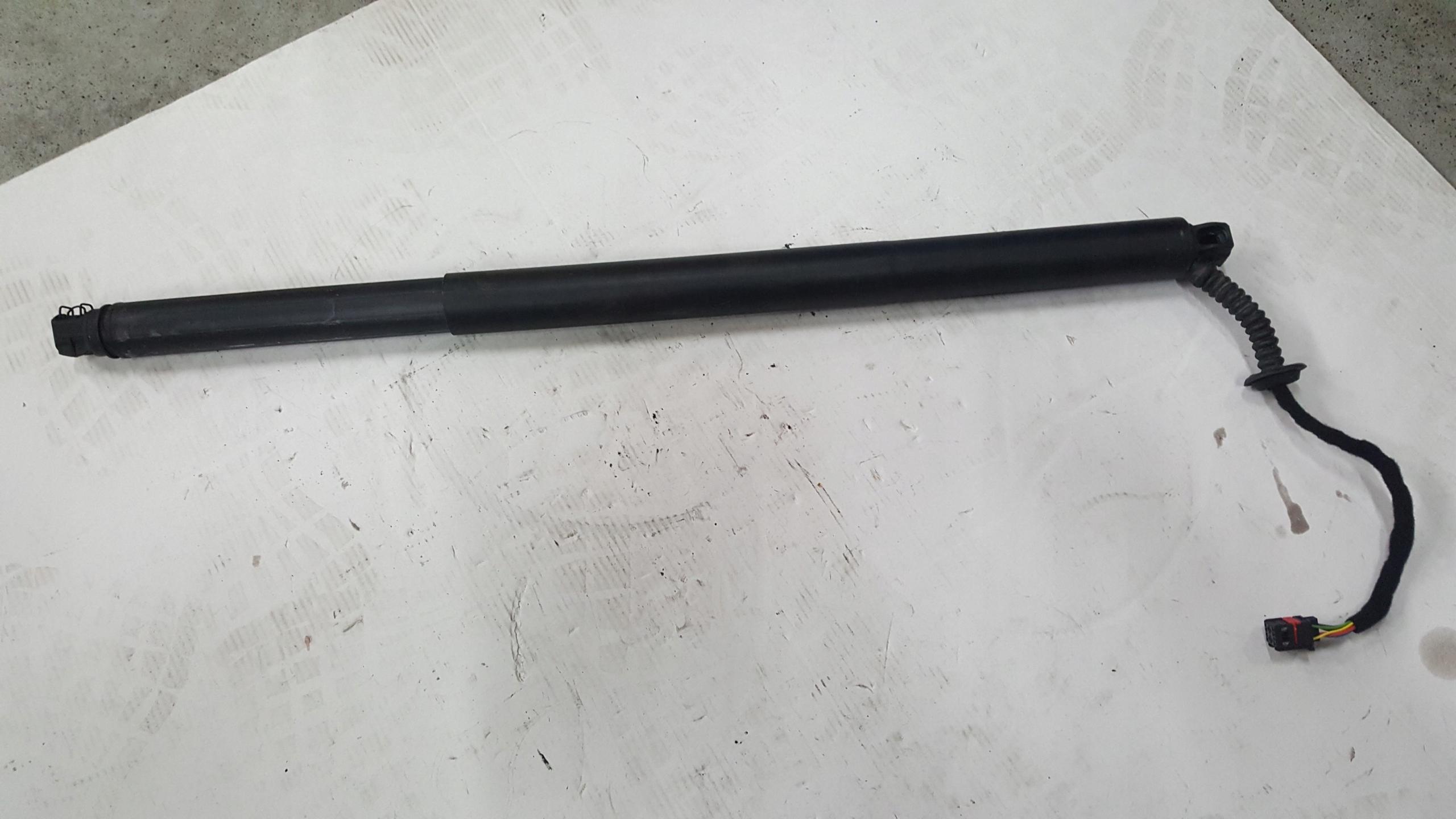 Привід багажника SKODA SUPERB 3V9827851F