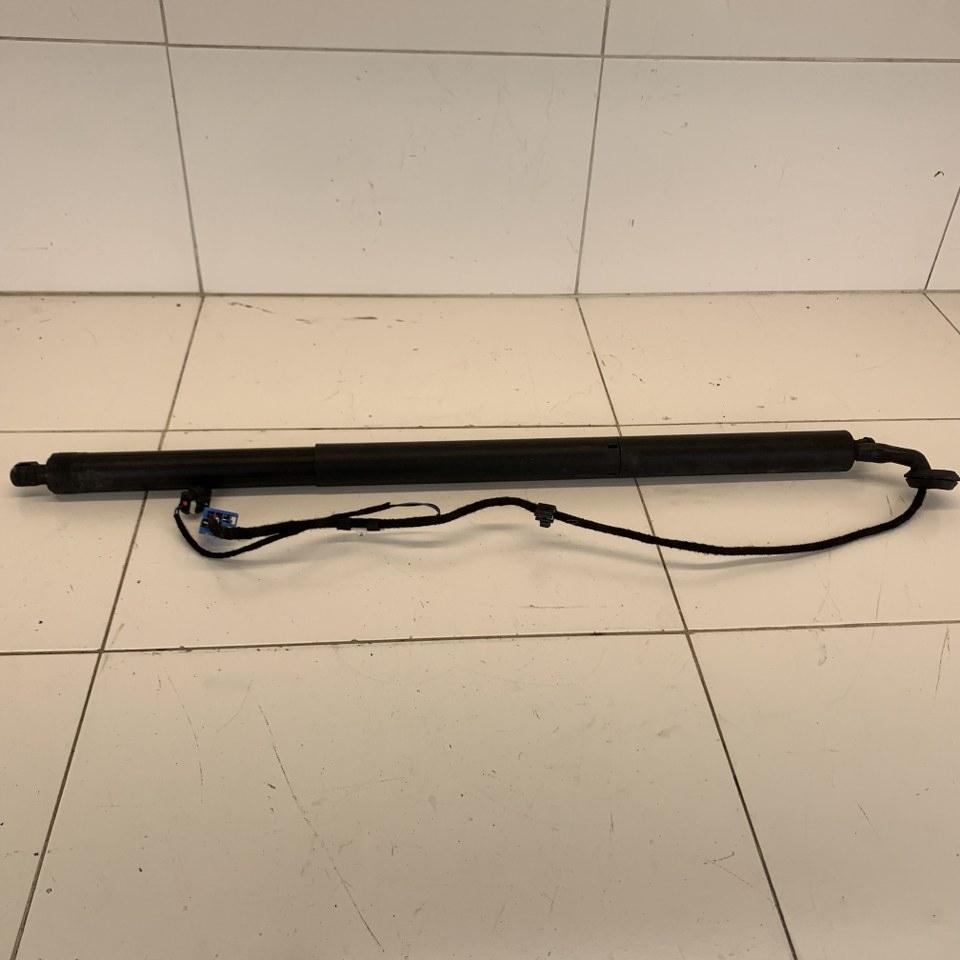 599187 - Привод закрылка задний избранный MERCEDES CLA 117 LIFT 18R
