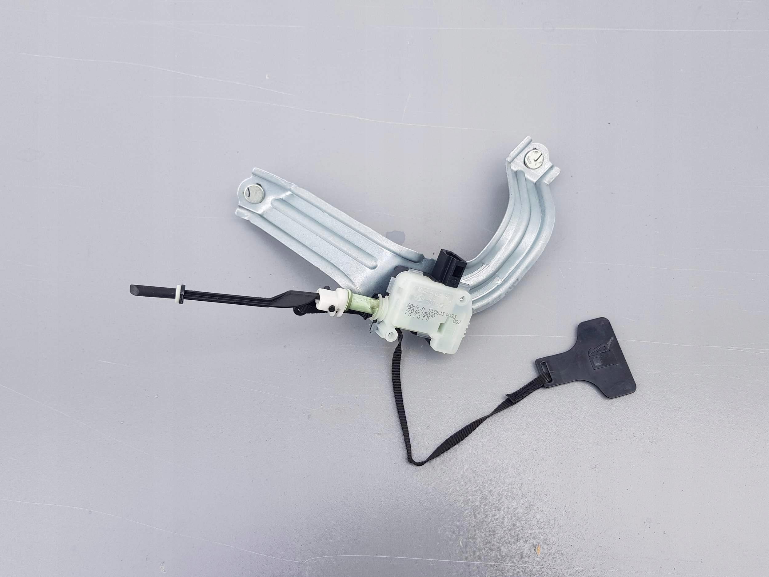 77030-05030 - Привід замок паливного бака Avensis T27 09-14