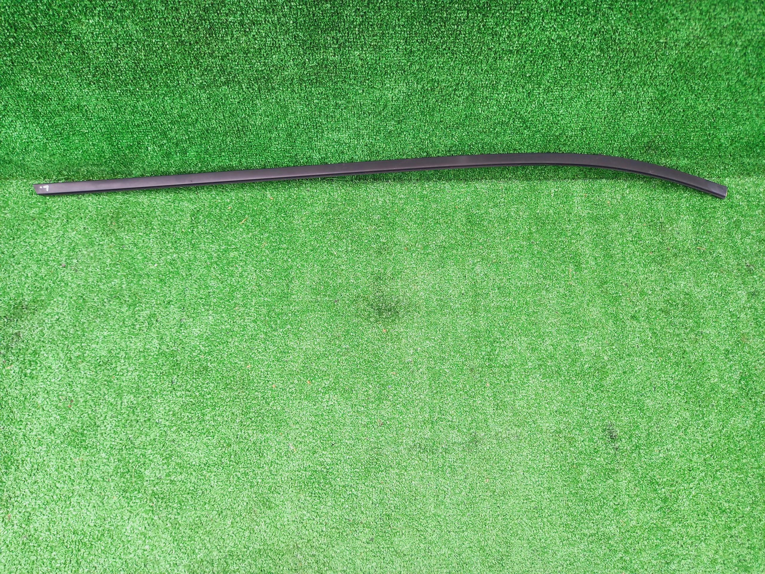 1U9853709D 1U9 - Skoda Octavia і Combi обшивка даху скла ліва