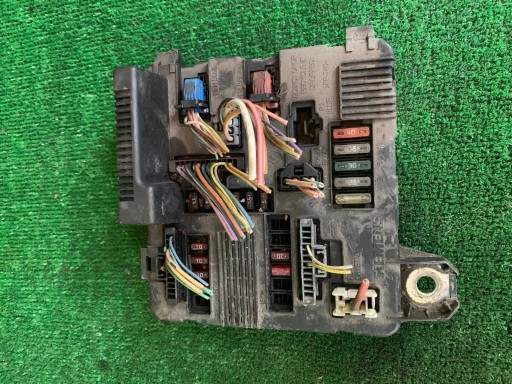 Блок предохранителей BSM UPC Renault Megane II 2005 8200306031-