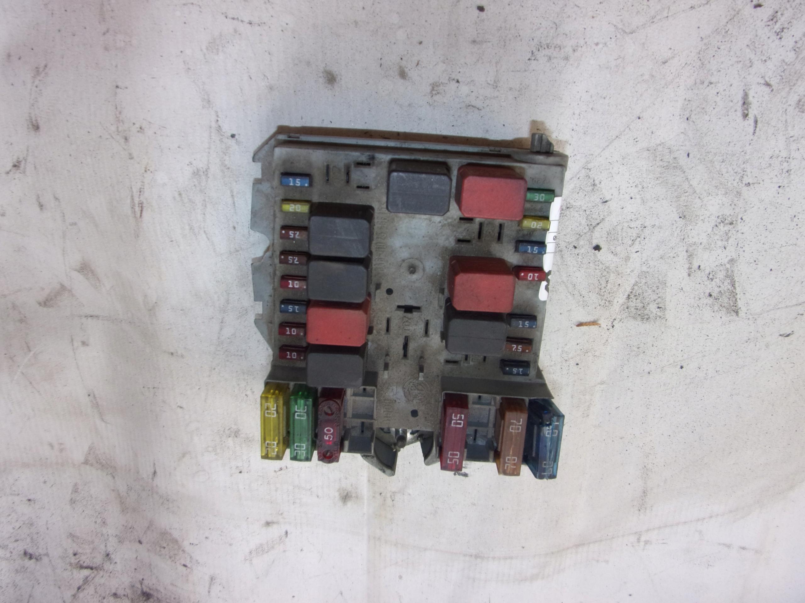 Блок предохранителей Fiat Stilo 46796538 1.9 JTD