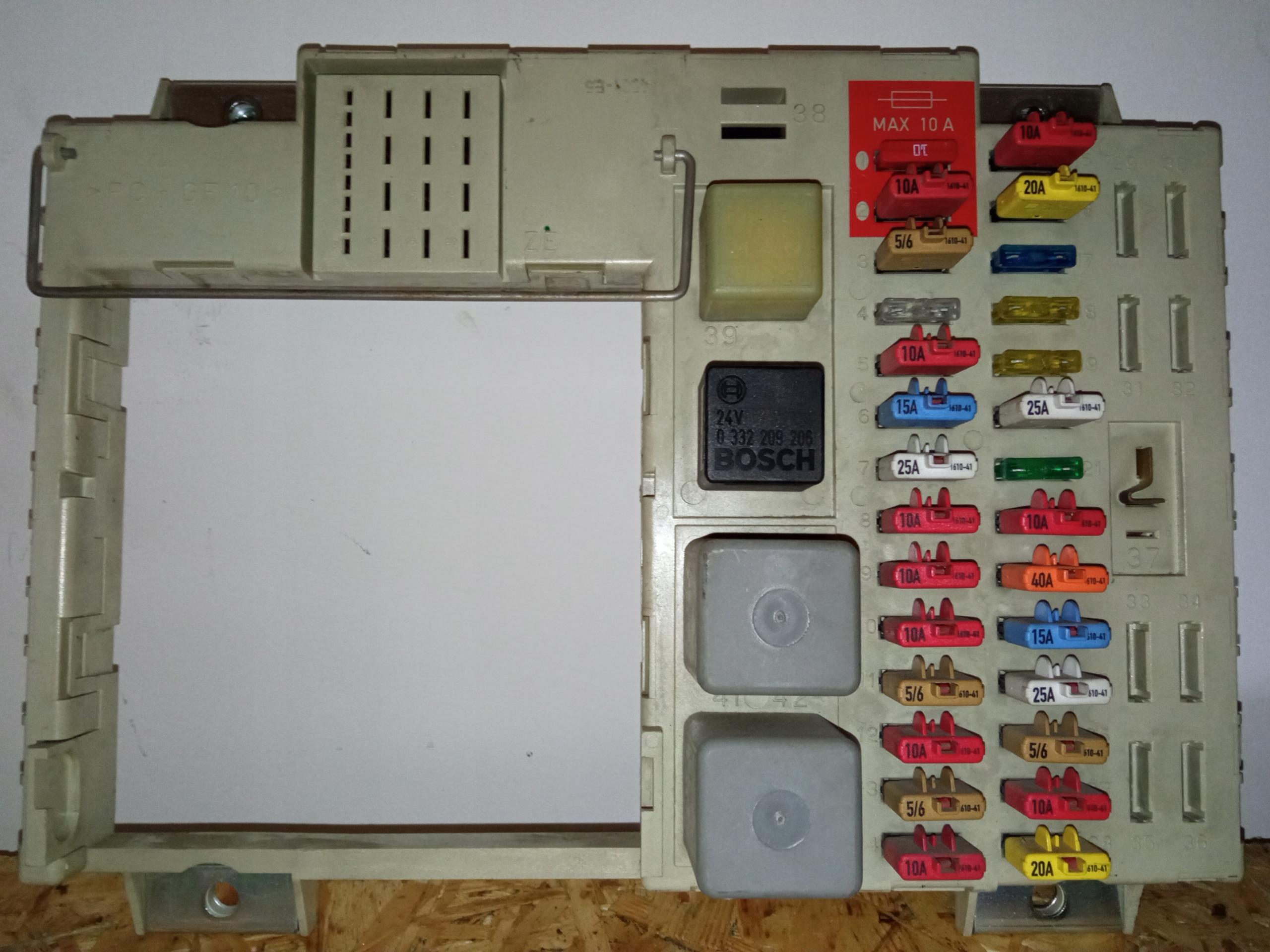 81254446074 - Блок предохранителей MAN TGA TGX