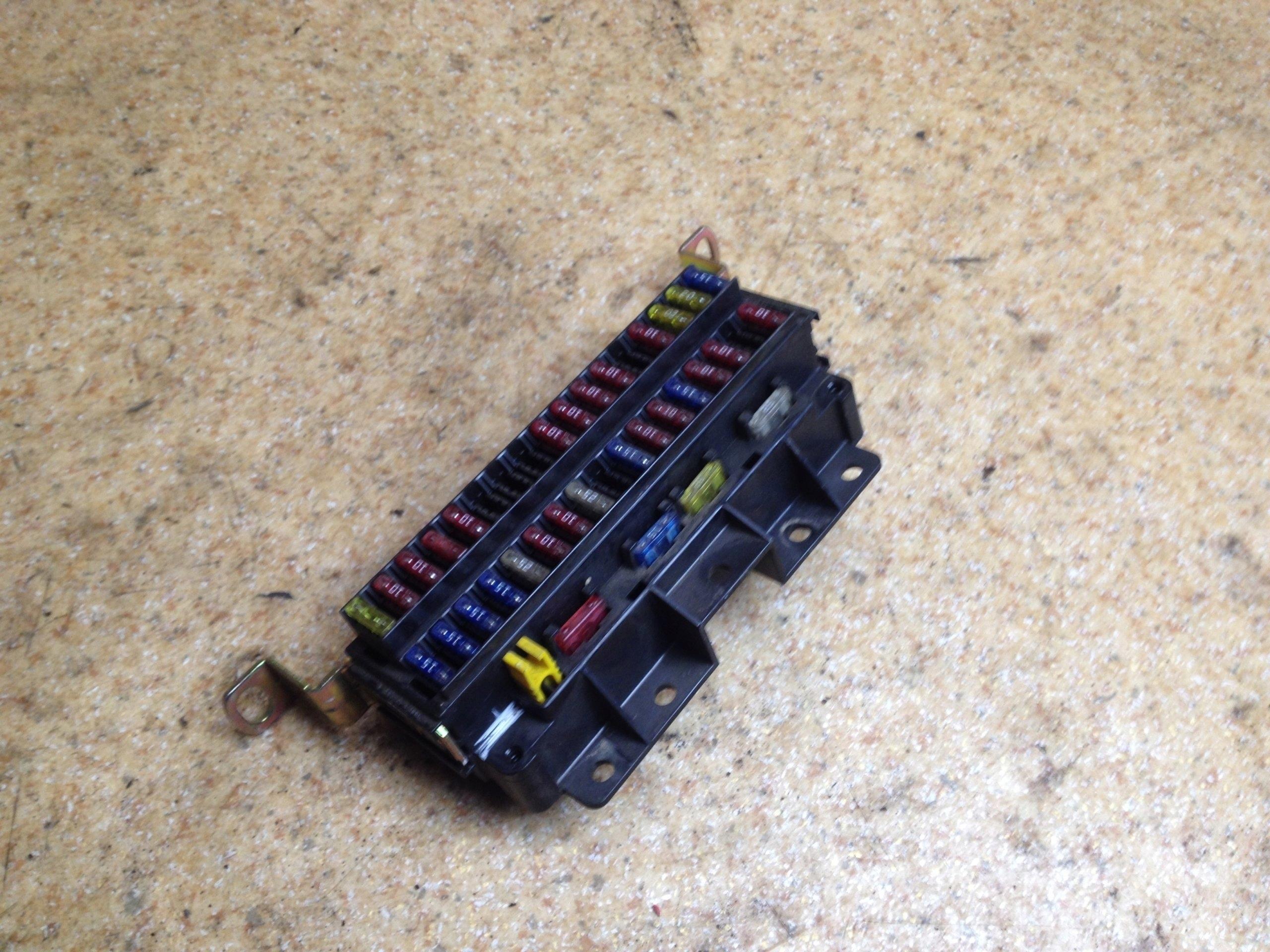 12078067435 - Блок предохранителей Mitsubishi Canter 04r