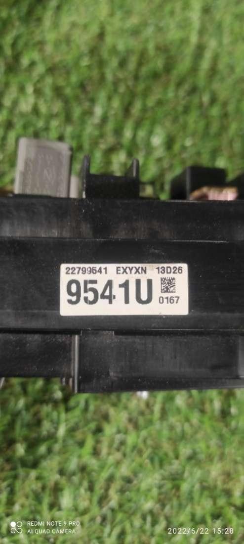 9541U - Блок предохранителей Opel Antara r2014