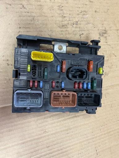 Блок предохранителей Peugeot OE 9661087080