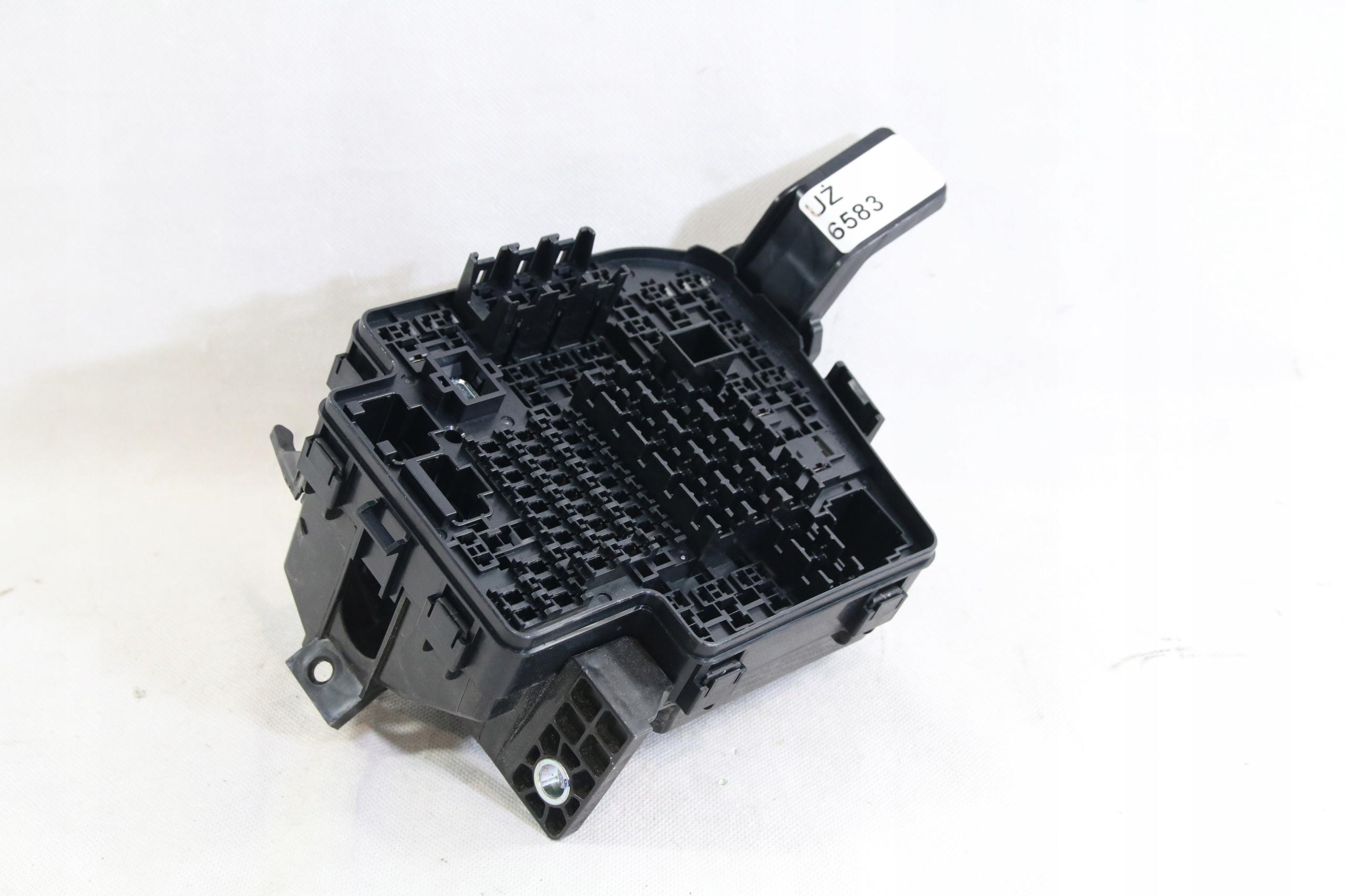 Uz6583 - Блок предохранителей база Mazda CX3 Cx-3 15-