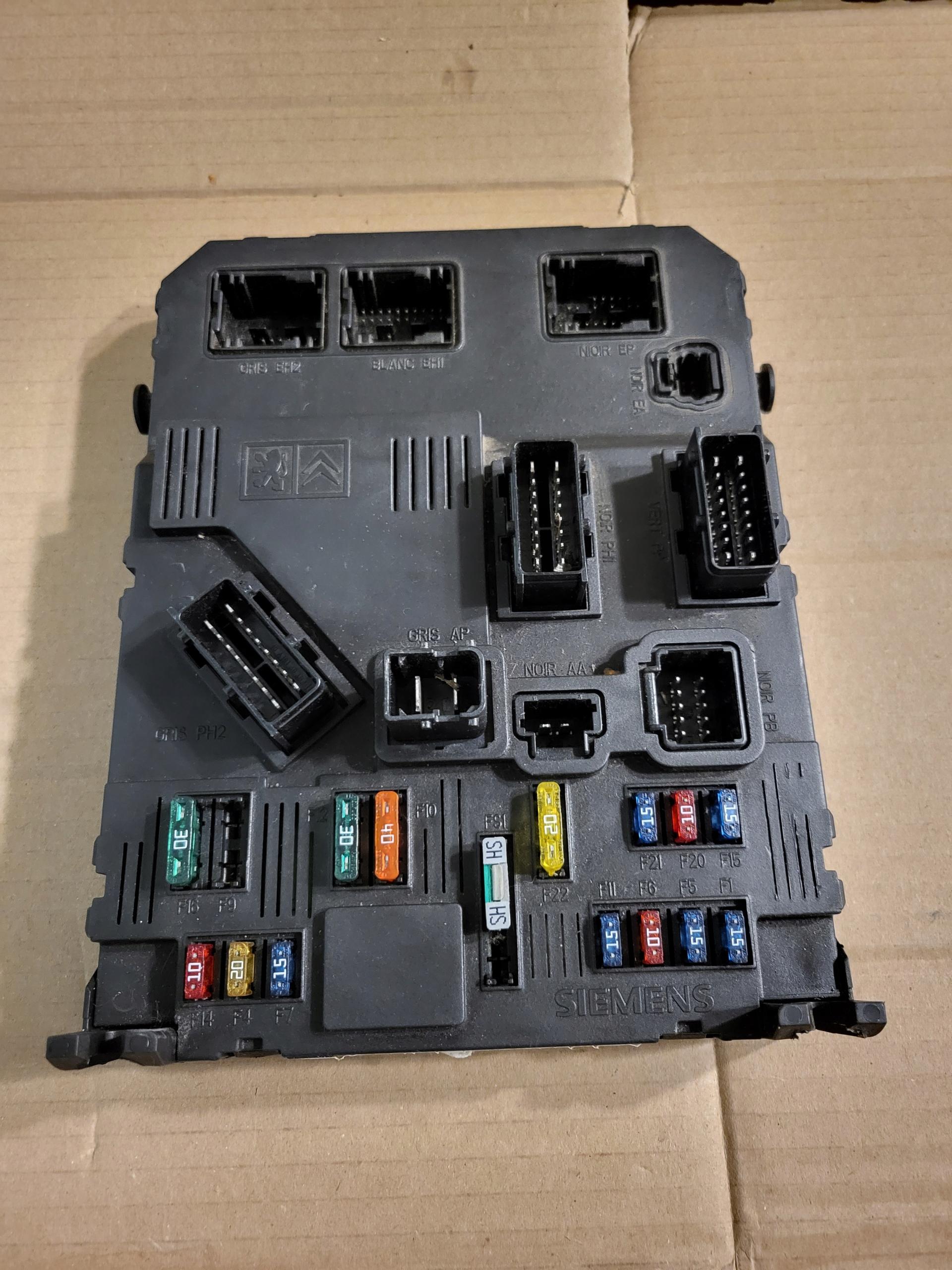 Коробка модуль BSI Citroen C2 1.1 9650585880