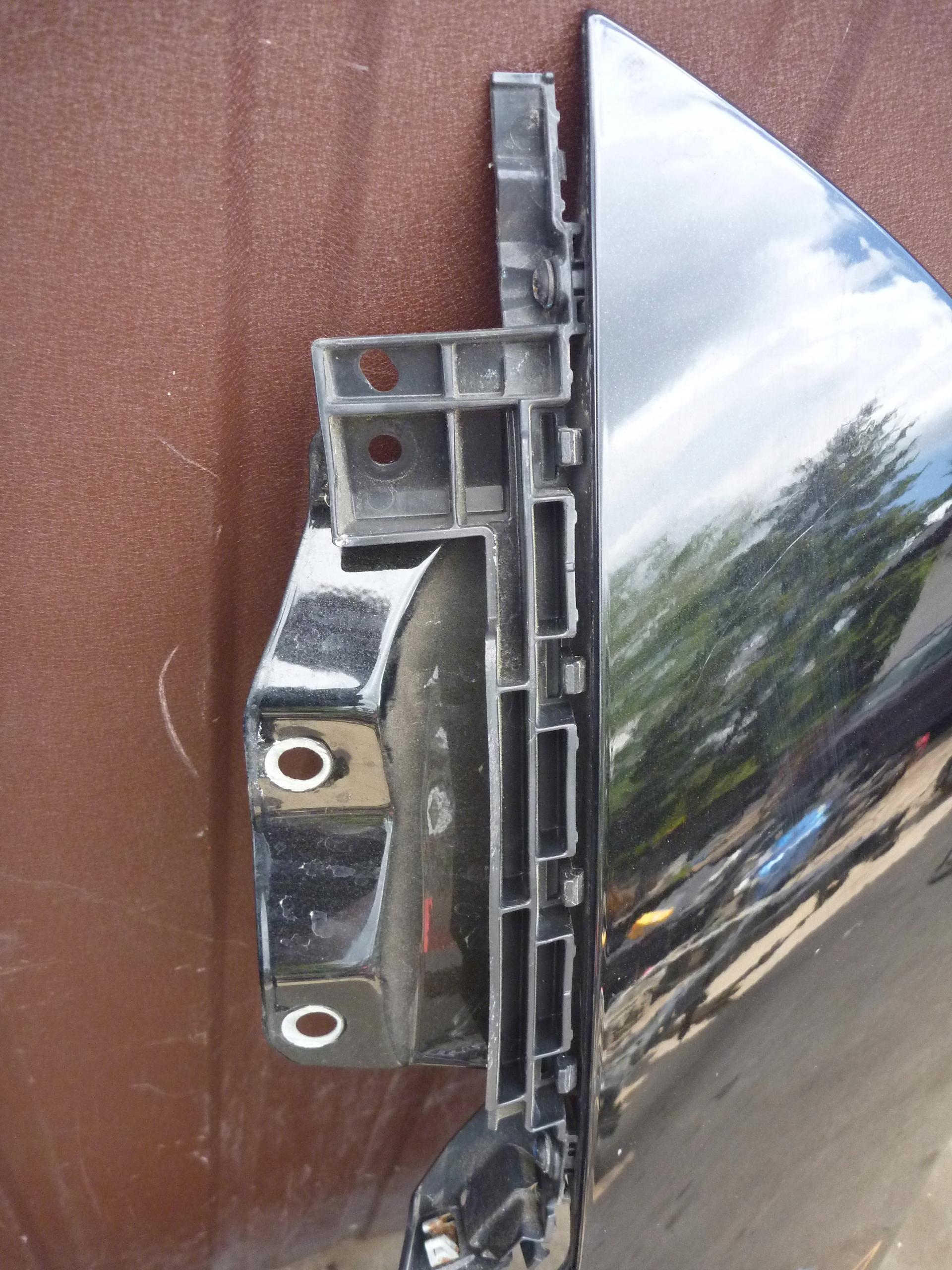 Слайд левое крыло крепление Cadillac XT5 2017