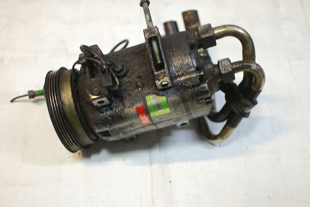Компресор кондиціонера Zexel 8d0260805d A4 B5 FL