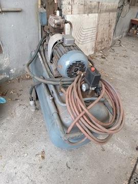 Двухпоршневой компрессор