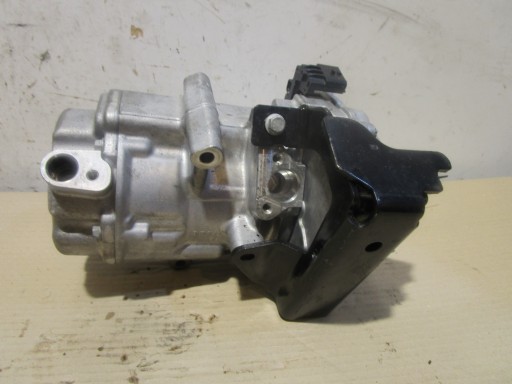 Компресор кондиціонера 926008231r Renault Clio V