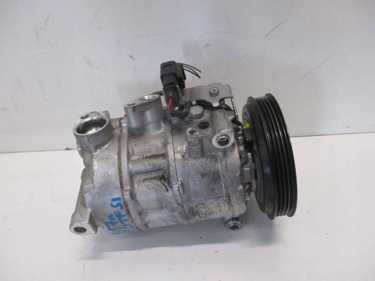 Компрессор кондиционера AUDI A7 4K8 8W0820803A