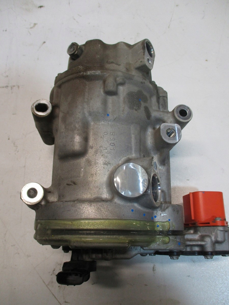 Компресор кондиціонера NISSAN LEAF II 042400-0510