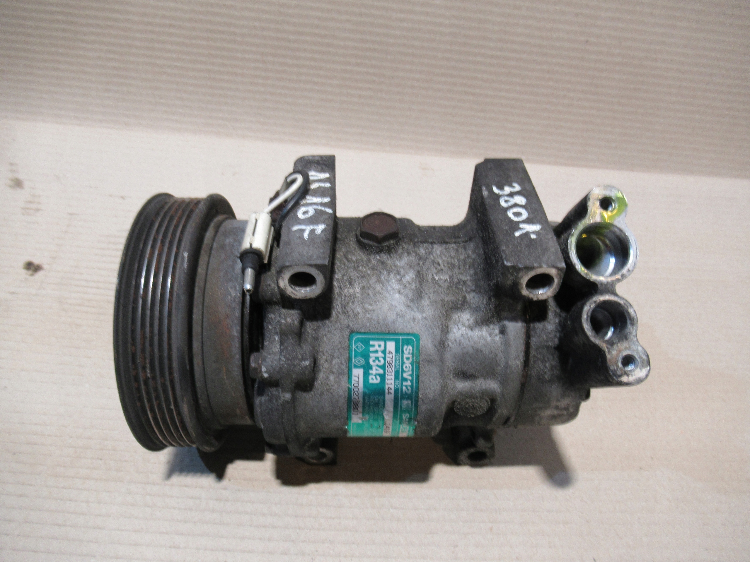 7700273801 - Компрессор кондиционера Renault Clio II 1.4 16V