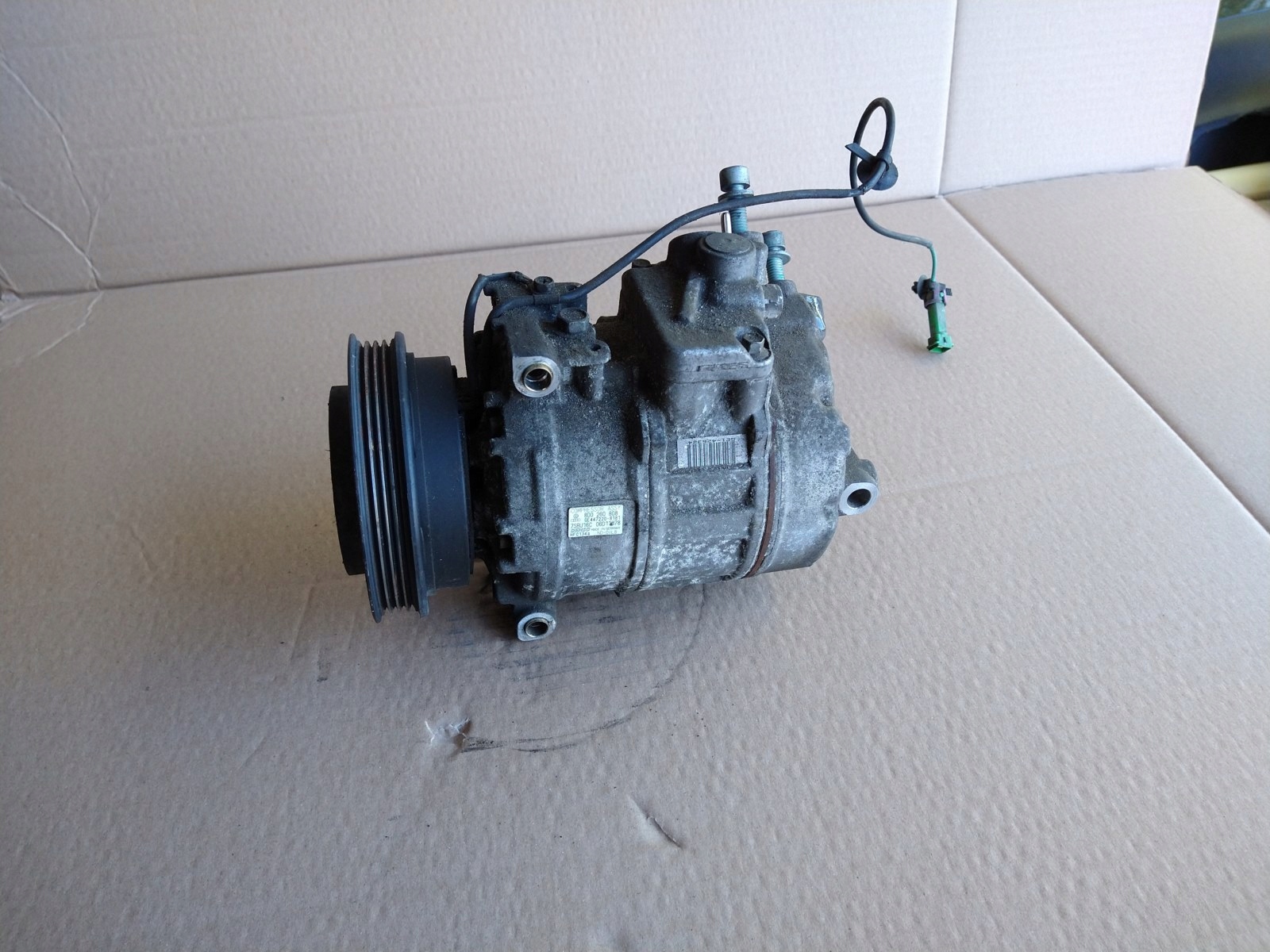 8D0260808 8D0260805J - Компрессор кондиционера Skoda Superb 1.9