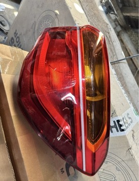 Я продам правую заднюю лампу BMW X1 F48