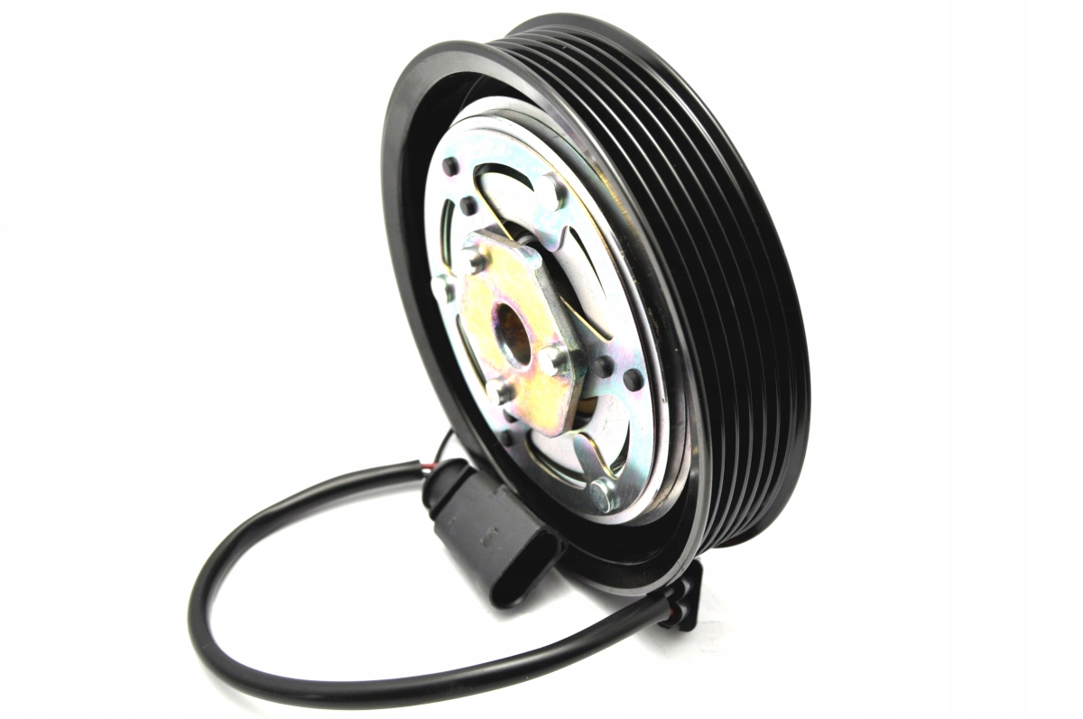 Сцепление кондиционера AUDI A6 A7 Q7 4M0820803M