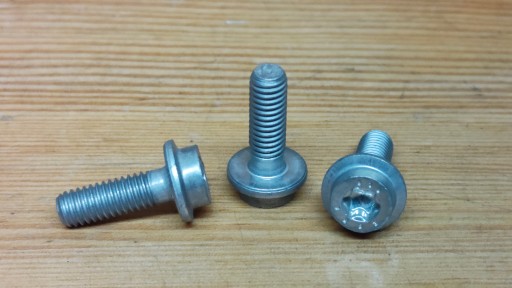 Болт с фланцем Torx M6x18 N91168701 масляный поддон НАБОТКА ПО 25 ШТ.