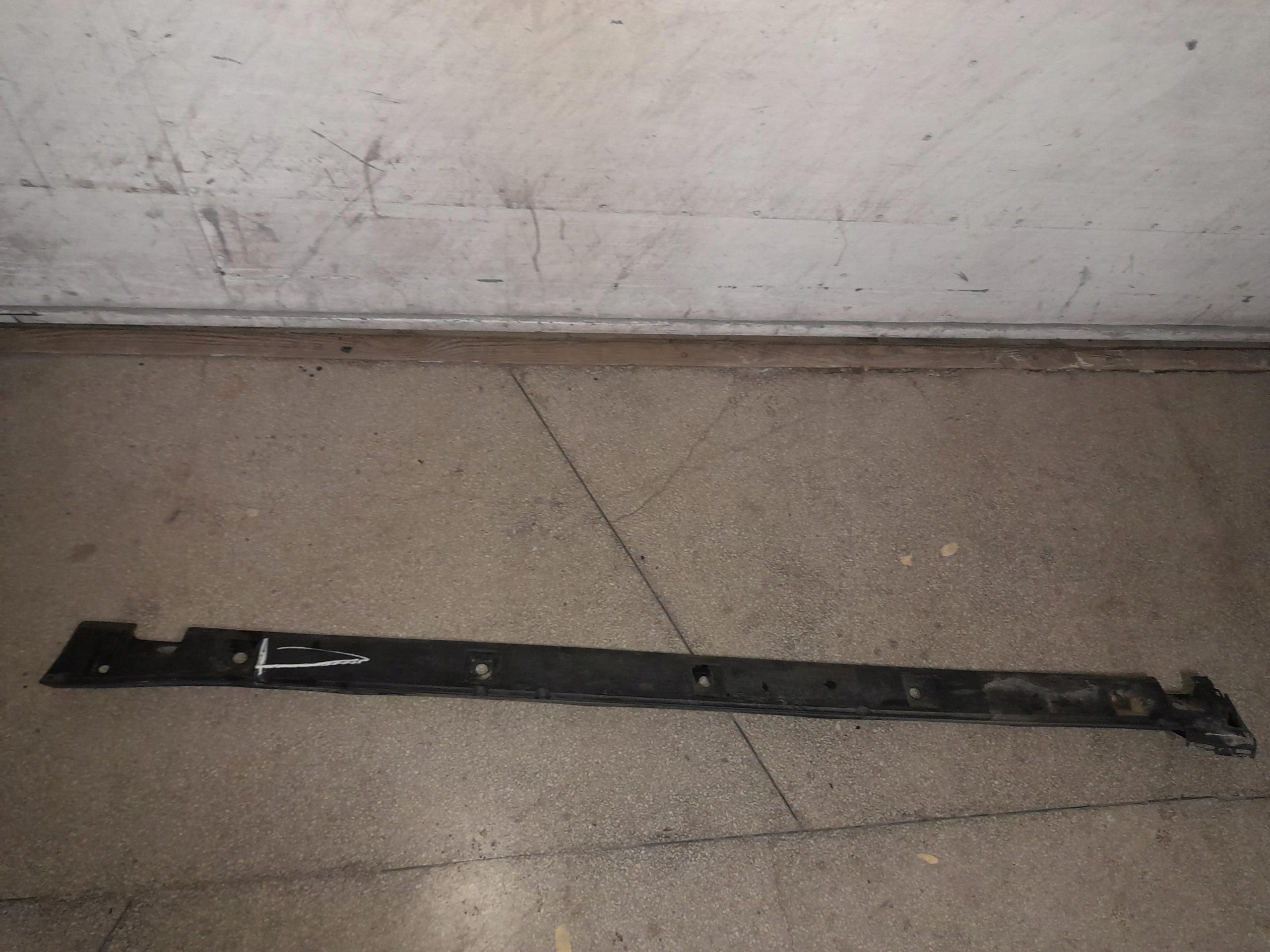 77661-65J0 - Suzuki Grand Vitara 06-накладка на левый порог