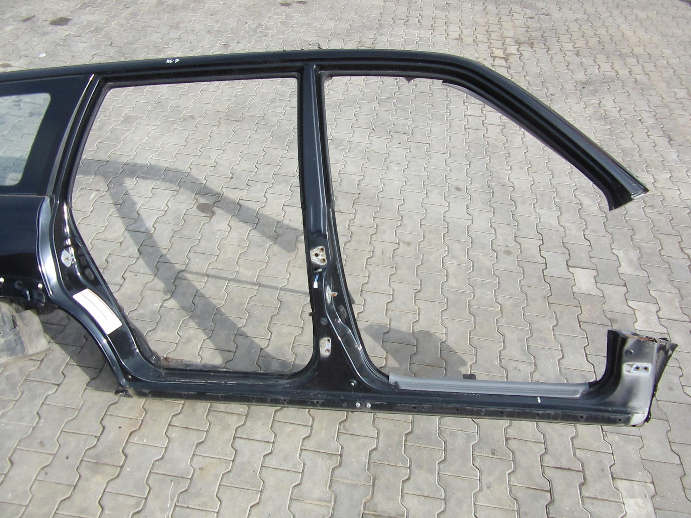 Suzuki Grand Vitara XL7 01-06 правый порог + стойка