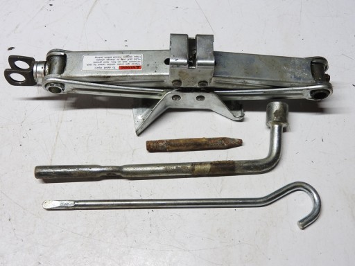 Suzuki SX4 SX-4 06-13 Ремкомплект Домкрат ключ