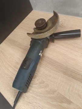 Профессиональная угловая шлифовальная машина Bosch.