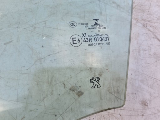 Стекло передней правой двери PEUGEOT 3008 II 2019