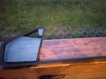 Левое окно Передний треугольник Renault Modus