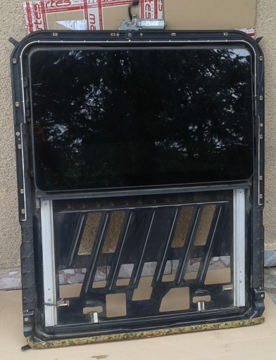 2028200508 - Комплект двигуна люка Mercedes W210 E-Class COMBI 2107801029