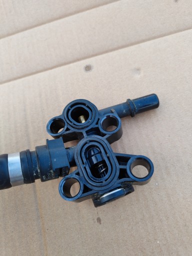 Термостат масляного радіатора 70564516 BMW F20 F30