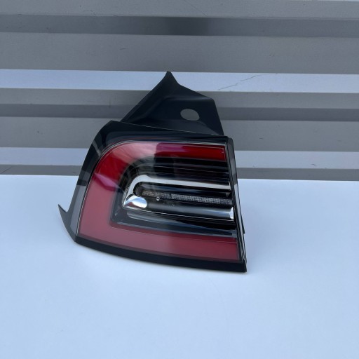 1077399 - Tesla Model 3 17-23 світлодіодна лампа в лівій крила задня Європа 1077399-00-D