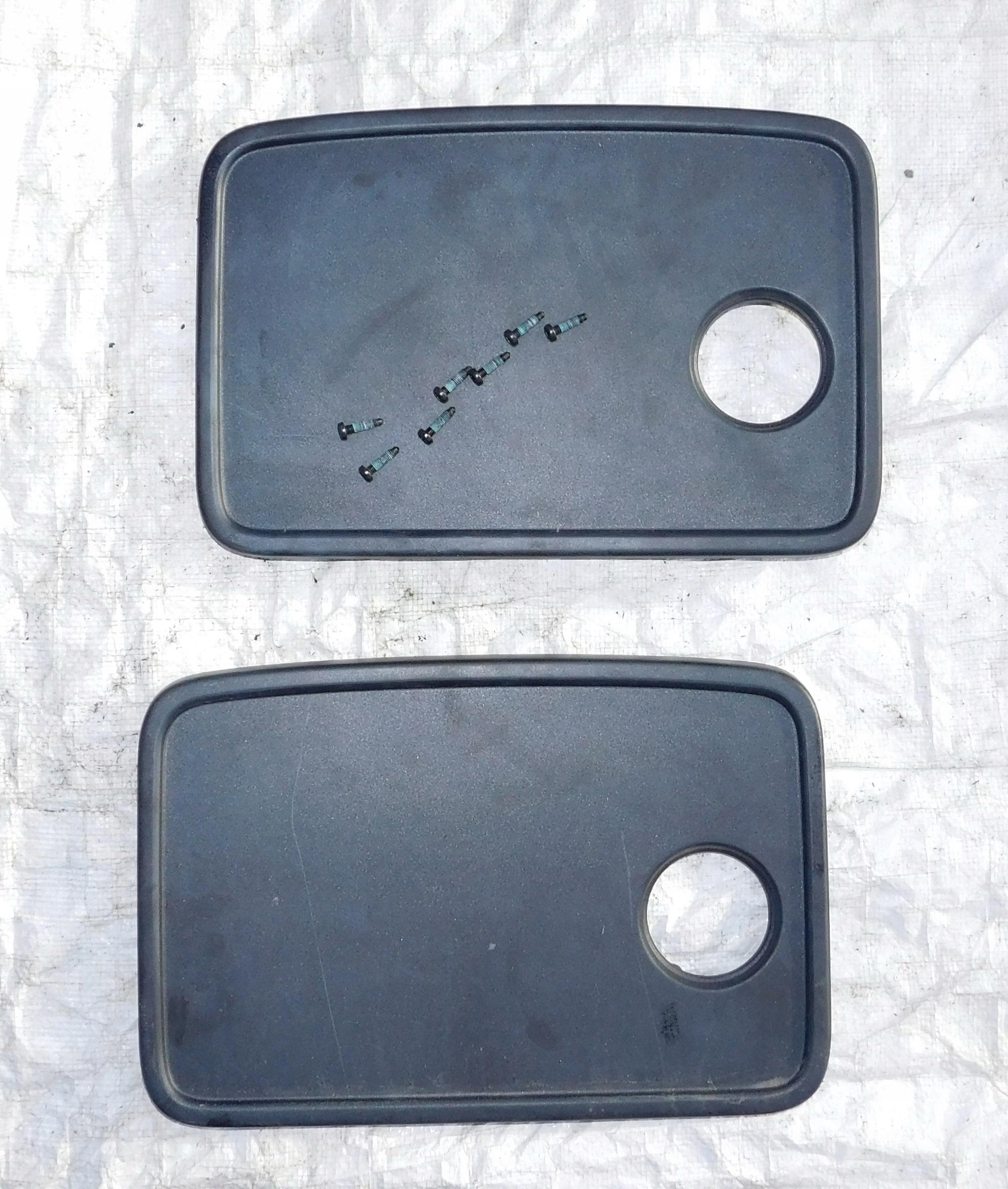 TIGUAN 5N ПОДНОС СТОЛИК ПАССАЖИРСКОГО СИДЕНЬЯ 1T0881861E