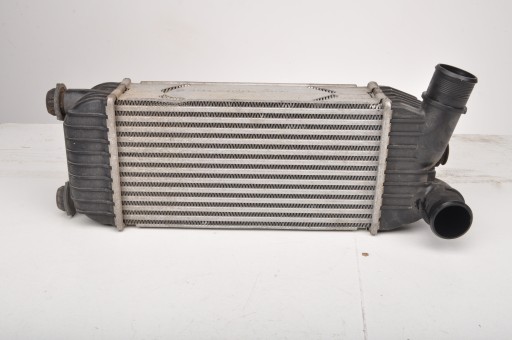 23710-35100 - TIVOLI 1.6 16V ВОЗДУШНЫЙ ОХЛАДИТЕЛЬ ИНТЕРКУЛЕР