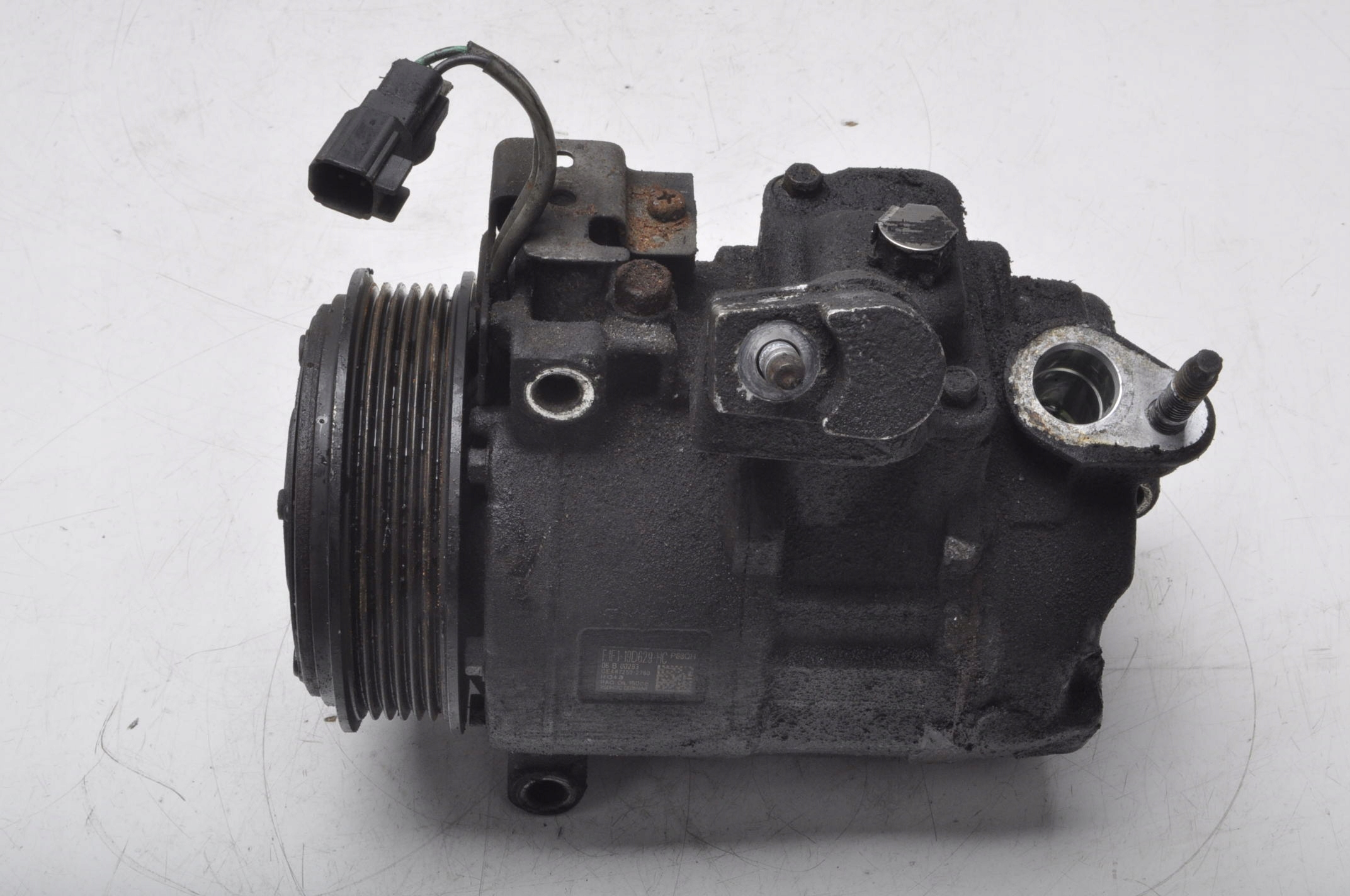 F1F1-19D629-HC - КОМПРЕССОР КОНДИЦИОНЕРА TOURNEO CONNECT MK2 1.6 TDC