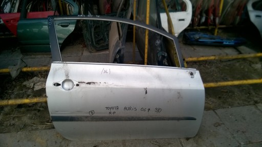 TOYOTA AURIS 2006 2009 2010 дверь правая передняя 3D