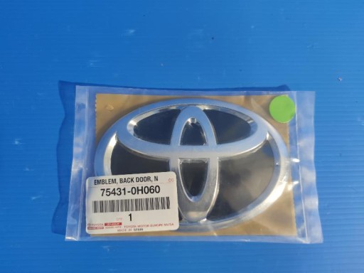 TOYOTA AYGO II 14-21 75431-0H060 БЕЙДЖ ЕМБЛЕМА