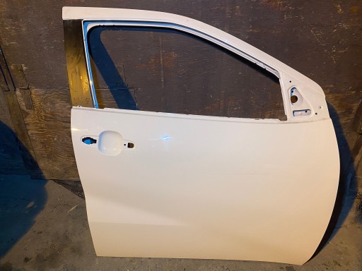 Toyota aygo x передні передні двері