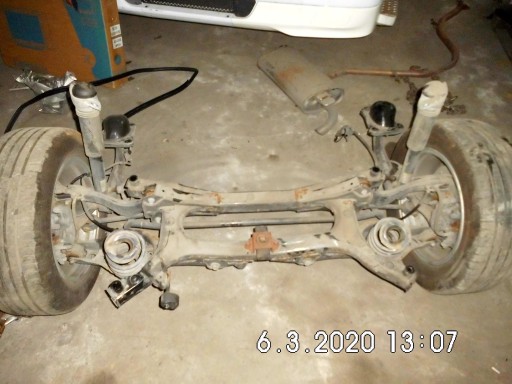 Toyota c-hr балка, задня підвіска