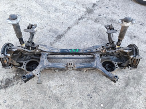 Балка задней подвески toyota chr в сборе