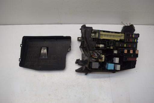 Коробка запобіжників toyota corolla e15 auris 1.6 82662-12570