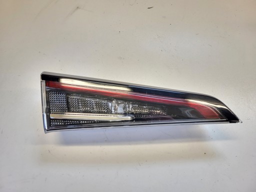 Toyota Corolla E21 HB левая задняя лампа в задней двери