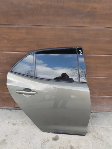 Toyota corolla e21 двері правий задній hb правий задній