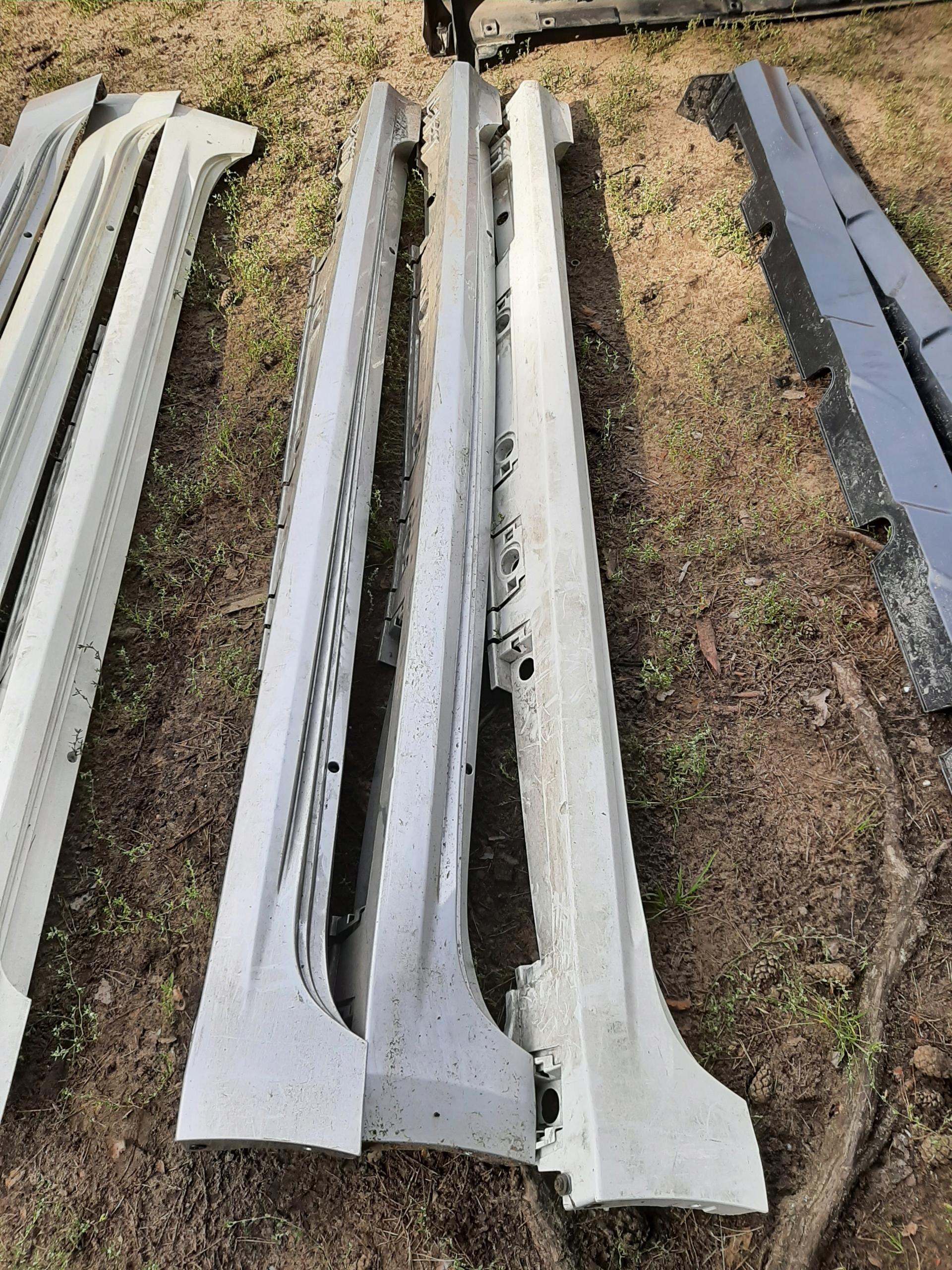 94060CA060 - TOYOTA COROLLA SEDAN ПЕДАЛЬ ПОРОГА ЛІВА