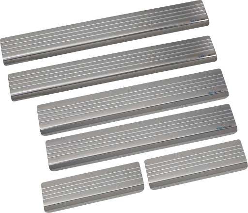 TOYOTA FORTUNER 2008-2015 рр. Оборки бічних панелей дверей