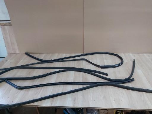 TOYOTA GT86 Subaru BRZ ущільнювач правої двері