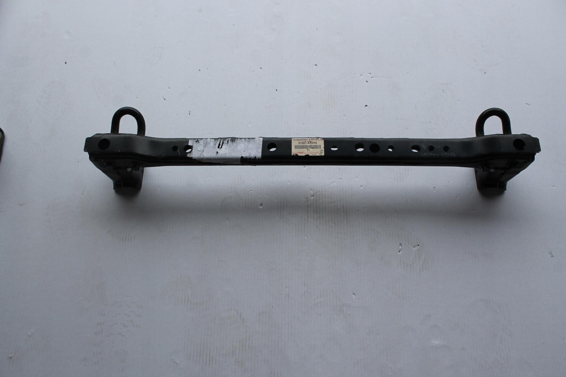 TOYOTA HILUX 16-НИЖНЯ БАЛКА ТРАВЕРСИ 51021-KK010